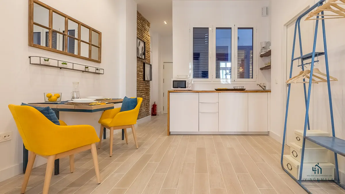 Cocina americana y mesa